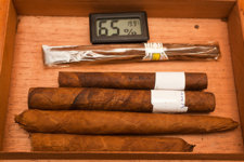 cigarhum.jpg