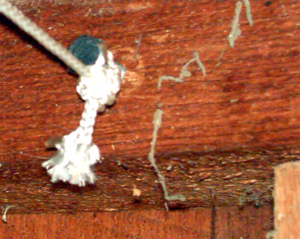 Garden_20110626_02_ShedRigging_horizontalBolt_600.jpg