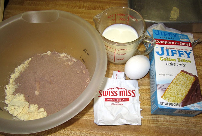 Garden20200418_5030_JiffyCake_CocoaMix_ingredients_700.jpg