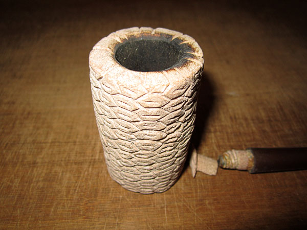 Garden20190213_4134_pipe_MeerschaumCob1973_closeup_600.jpg