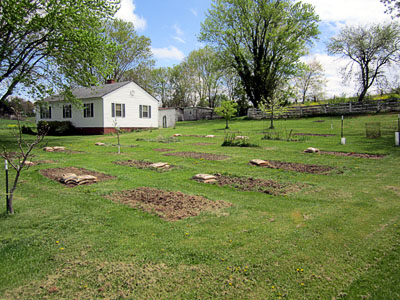 Garden20130429_589_EntireGarden_400.jpg