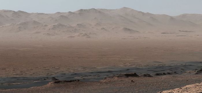 MarsPanorama20180202_Curiosity_700.jpg