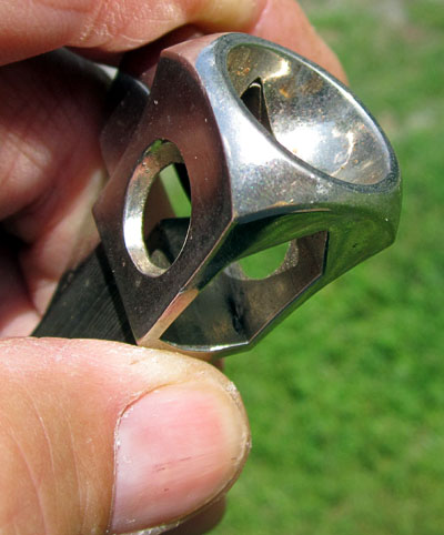 Garden20130522_629_cigarCutter_head_400.jpg
