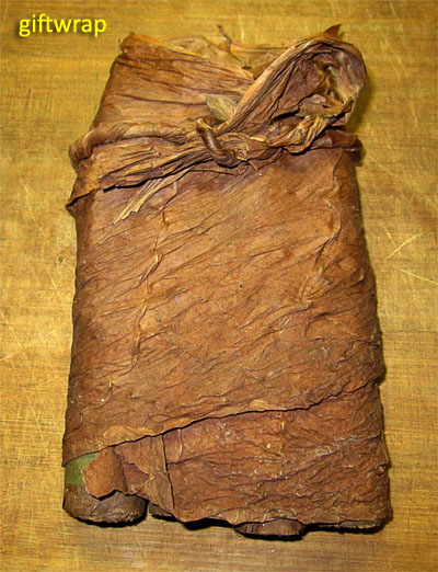 Garden20180708_3644_4Cigars_gift_giftwrap_400.jpg
