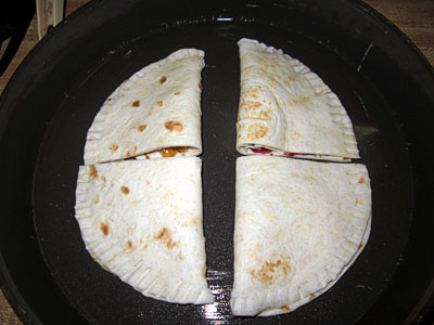 Garden20200415_5027_butterNJellyTortilla_foldedInPan_400.jpg
