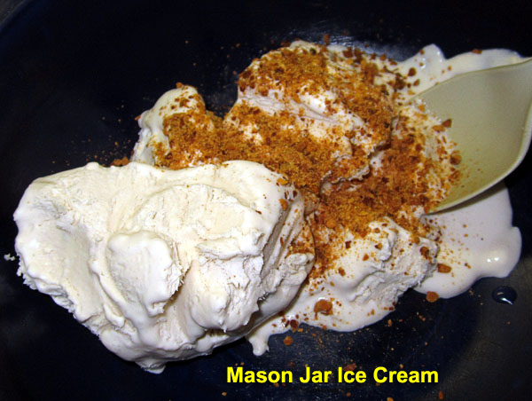 Garden20200903_5391_MasonJar_IceCream_600.jpg