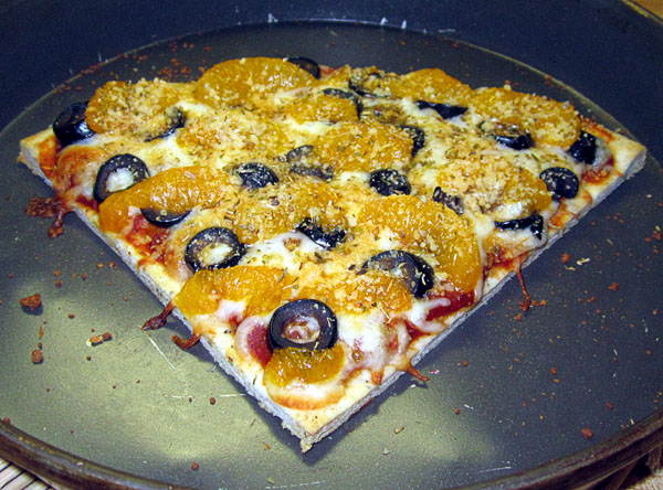 Garden20210720_5882_pizza_oliveMandarin_600.jpg