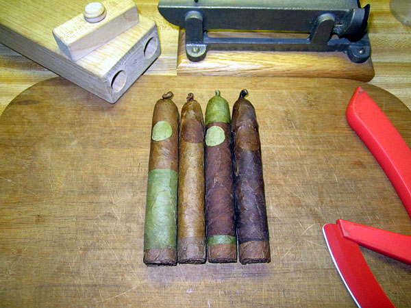 Garden20180708_3640_4Cigars_gift_600.jpg