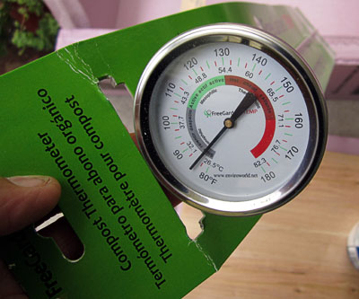 FermentationBox20150719_1912_compostThermometerGauge_400.jpg